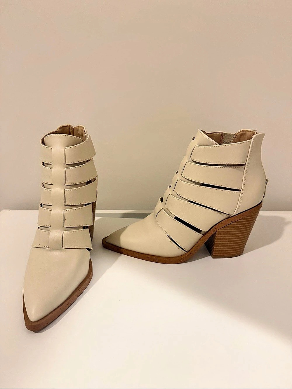 Cream Pointed-Toe Heeled Ankle Boots Like New